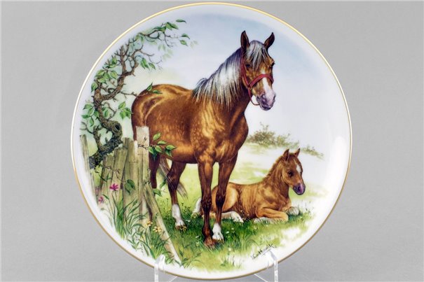 Тарелка Настенная 24 см Лошадь с Жеребенком 1 штука Чехия